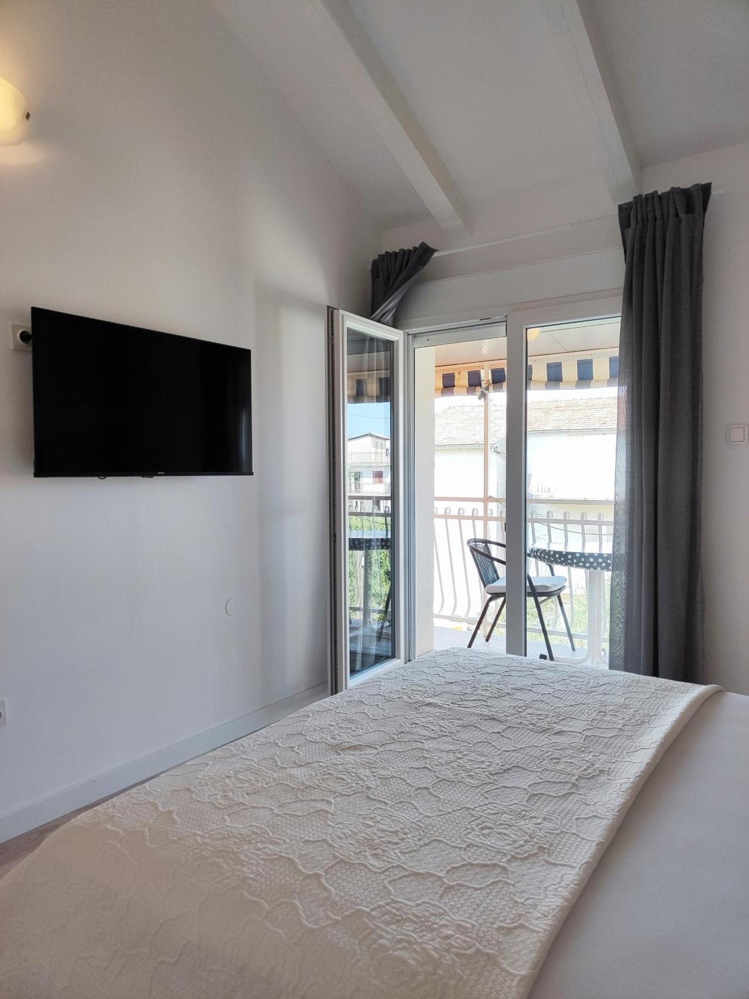 Apartmani Seka Vodice Exterior photo